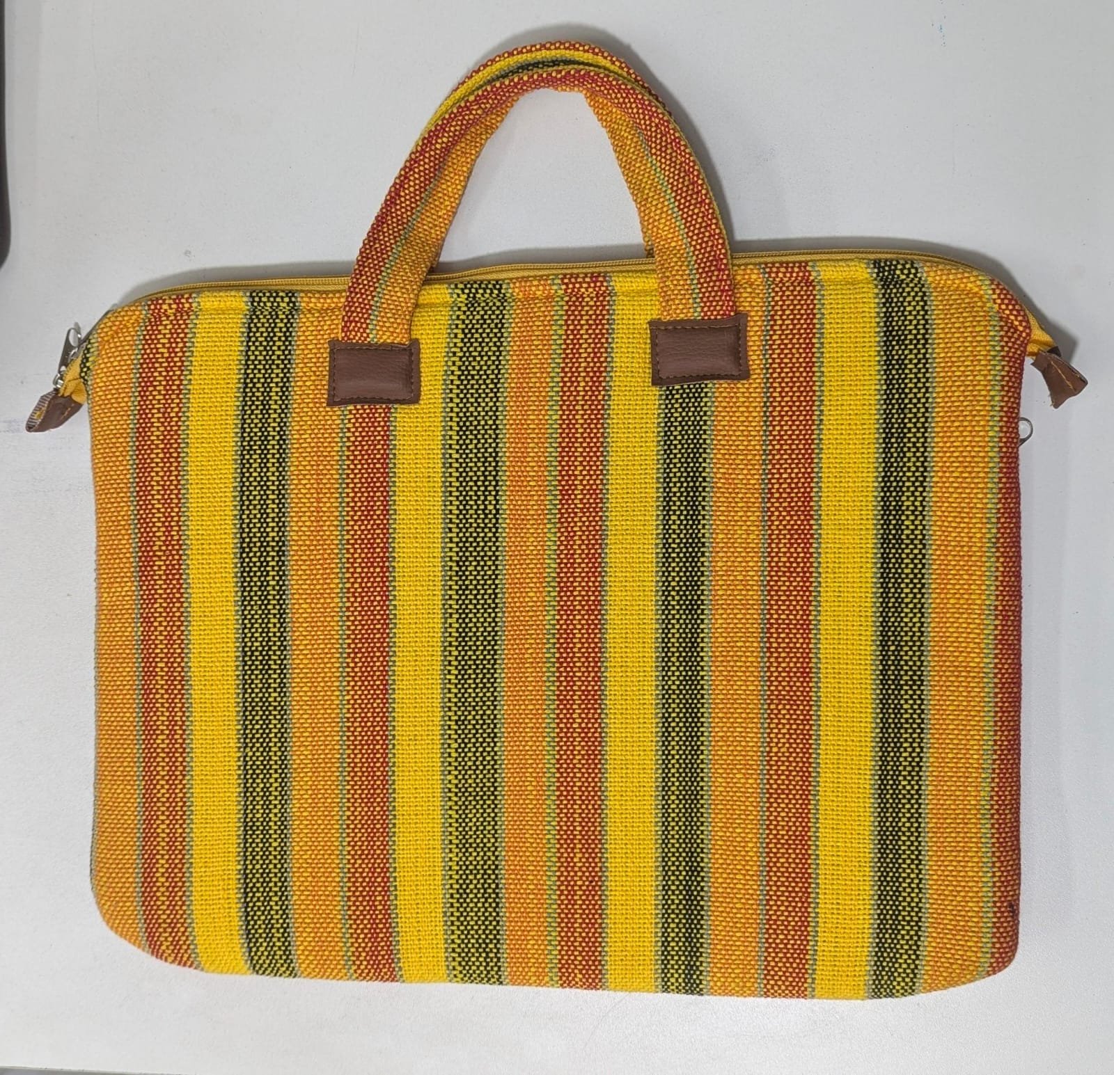 Maleta para Notebook Artesanal de Poyvi hasta 15.6 Multicolor - Imagen 2