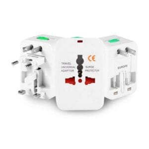 Adaptador Enchufe Universal Todo en Uno: Carga tus dispositivos en cualquier lugar del mundo.