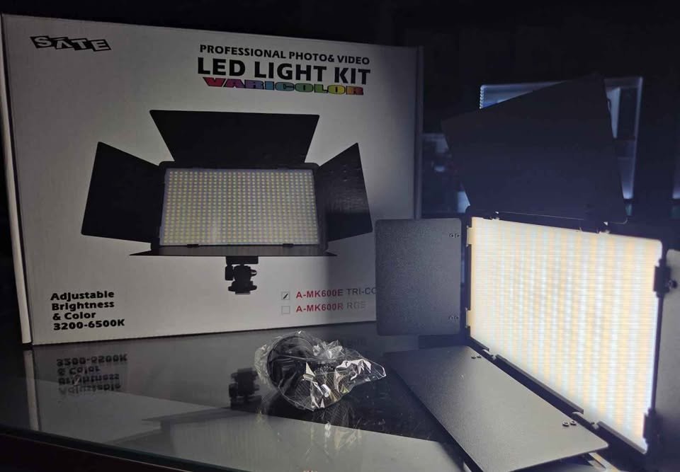 Luz LED Profesional SATE A-MK600E Tricolor - Fotografía y Video