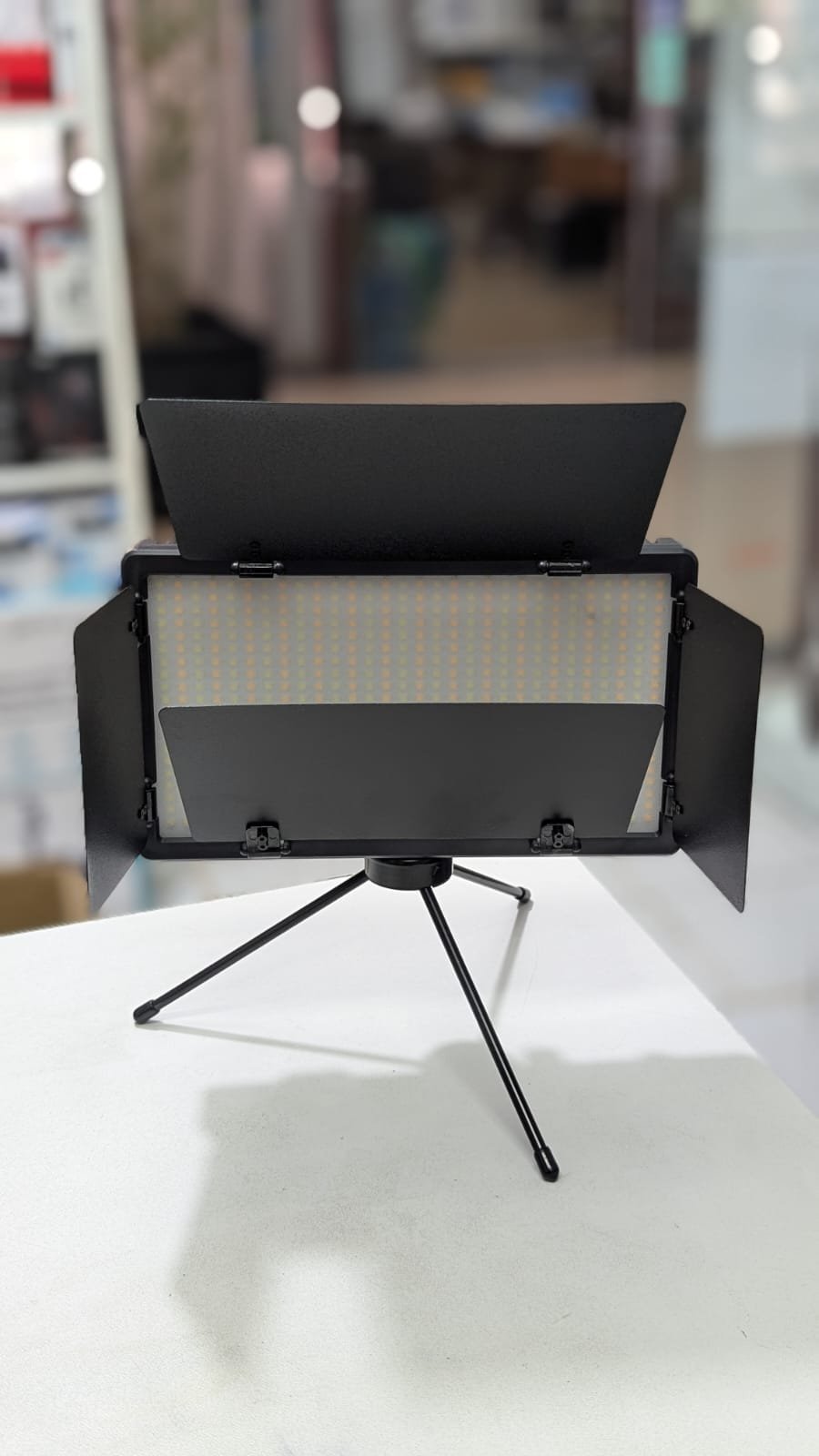 Luz LED Profesional SATE A-MK600E Tricolor - Fotografía y Video - Imagen 4